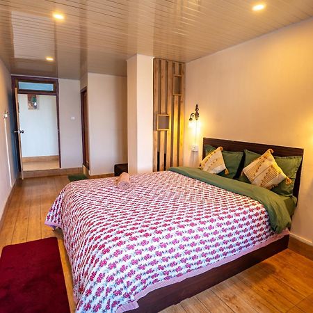 Monratino Himadrie -2 Mins Walk From Mall Road - All Rooms Have Kanchenjunga Mountain View ダージリン エクステリア 写真
