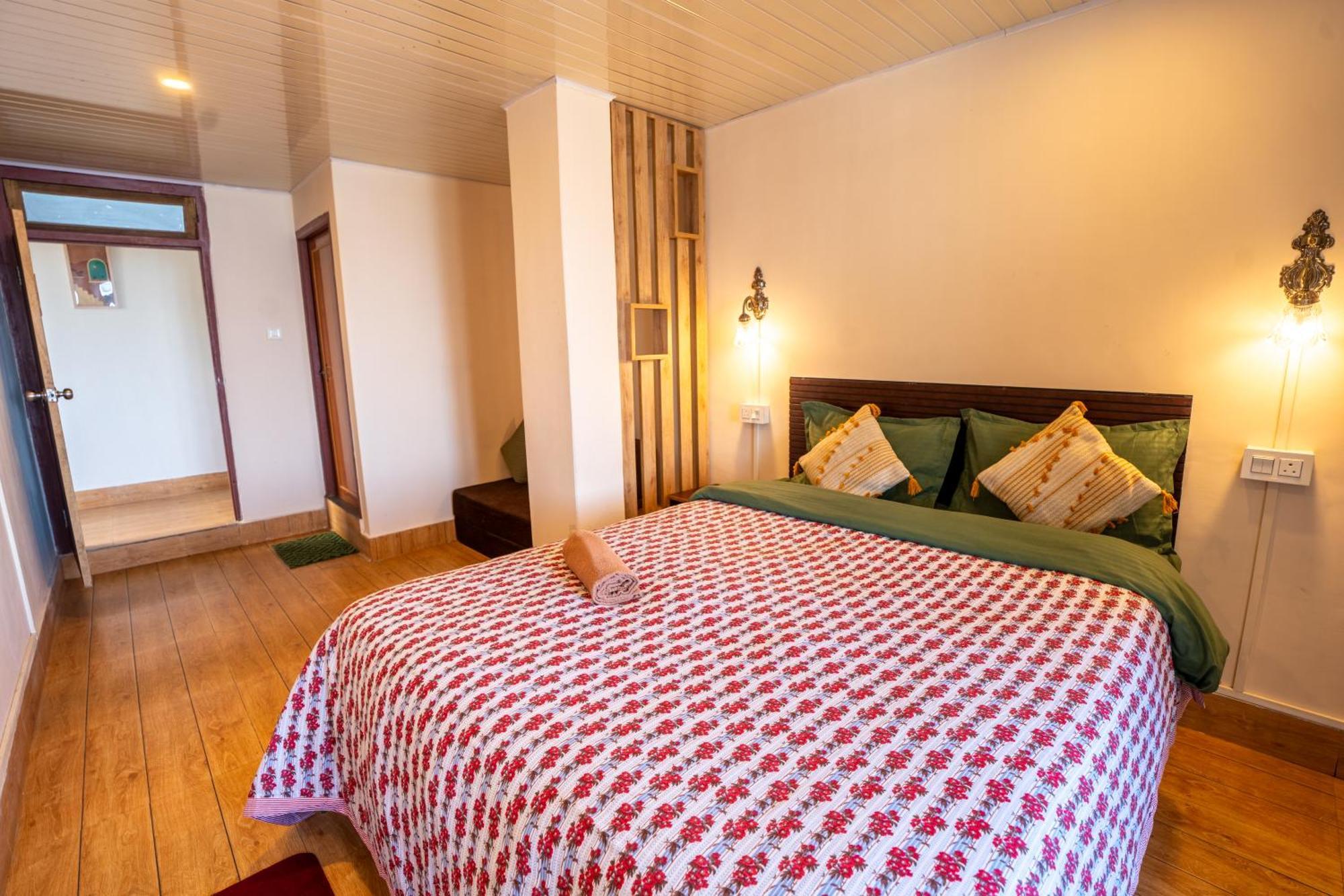 Monratino Himadrie -2 Mins Walk From Mall Road - All Rooms Have Kanchenjunga Mountain View ダージリン エクステリア 写真